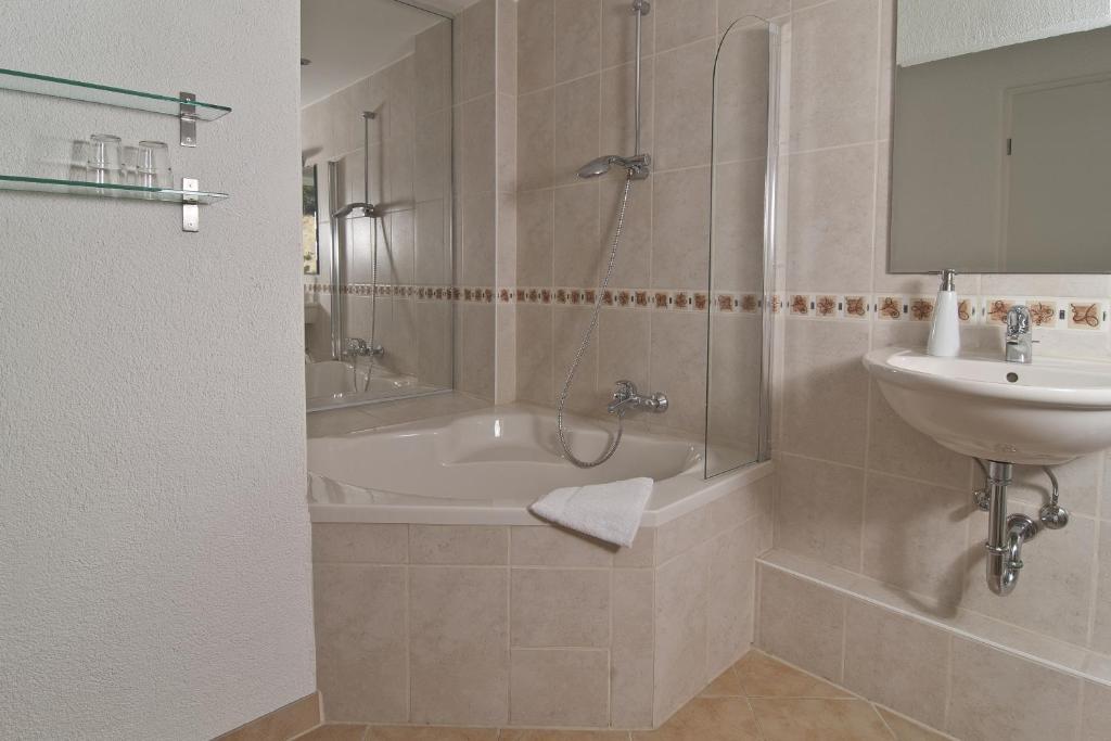 ACTION FOREST HOTEL mit Kletterwald&Stand Up Paddle Station Am Titisee Zimmer foto